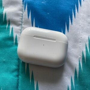 White Wireless Earbuds Case